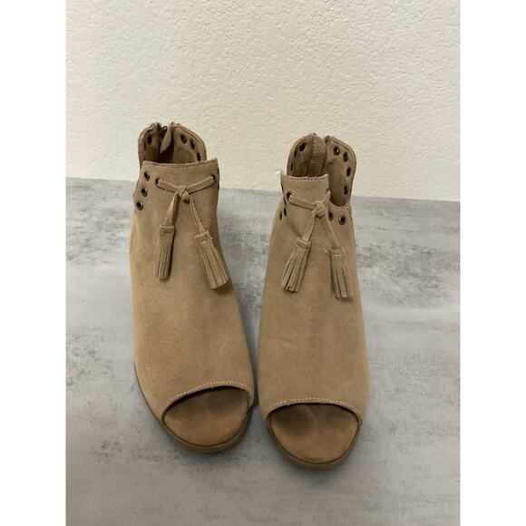 Minnetonka Shoes - Minnetonka Margot 8.5 Womens Ankle Booties Brown Suede Leather Tassles 81027